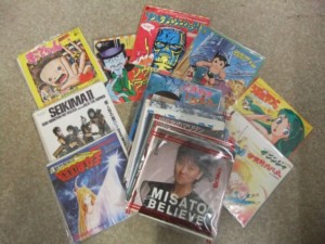 新宿区下落合にて、70年代アニメのレコード、漢方薬学医学書、中国（満州）切手・初日カバー、ネクタイピン、古銭銀貨をお譲りいただきました