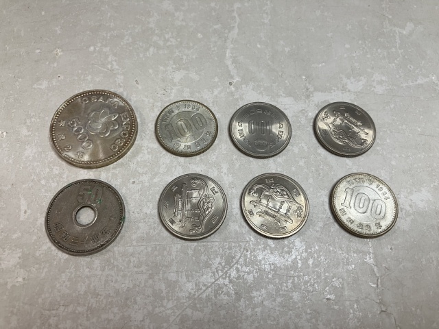 100円と50円コイン